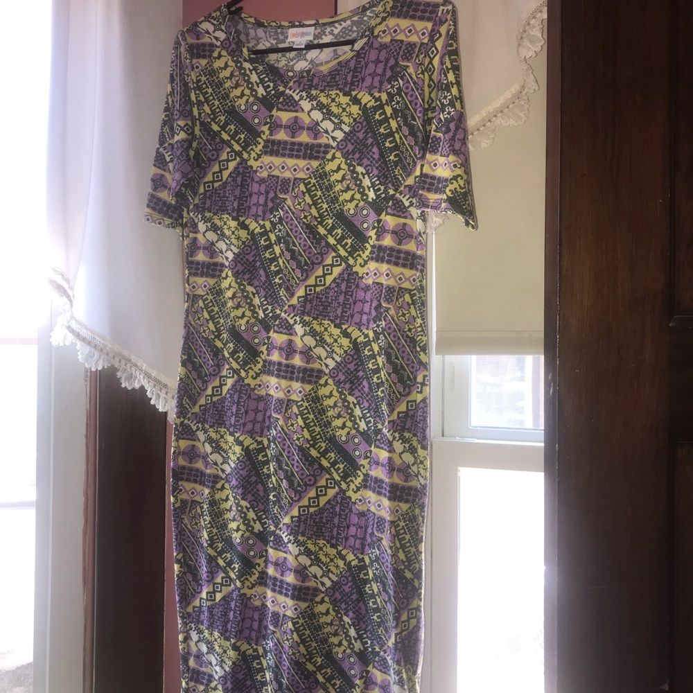 Small Lularoe Julia dress